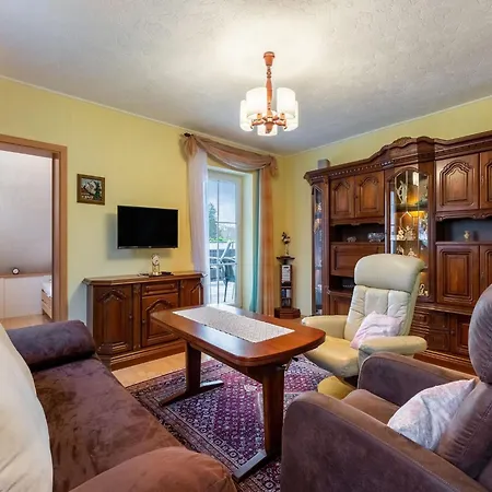 Gemuetliche Am Waldrand *