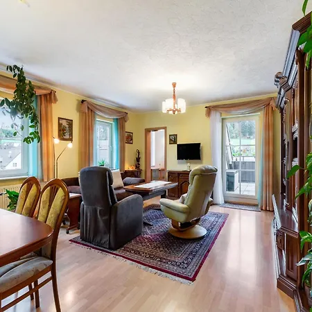 Gemuetliche Am Waldrand * إسلوهي